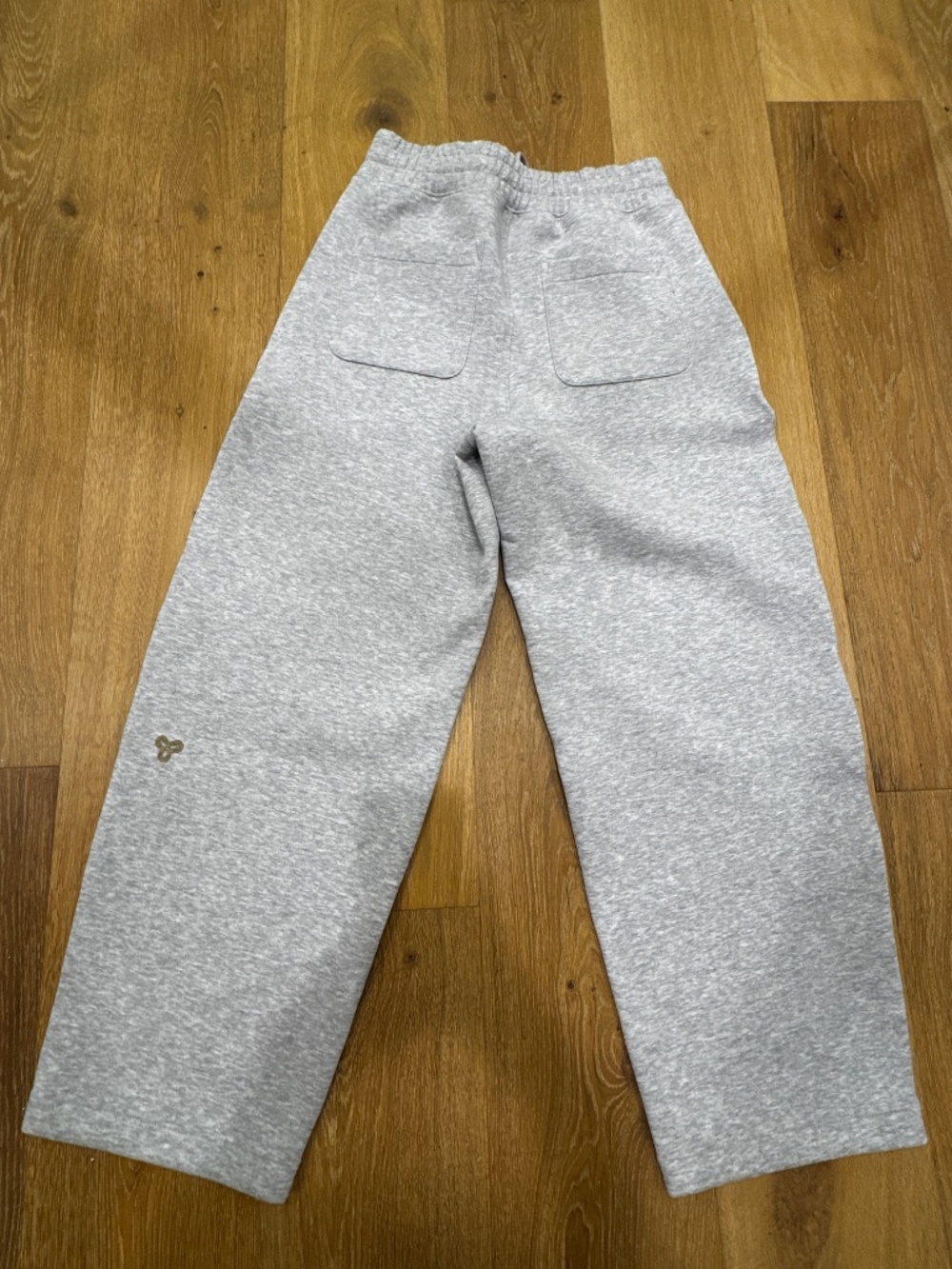 Aritzia barrel sweatpants size S - Picture 2 of 6